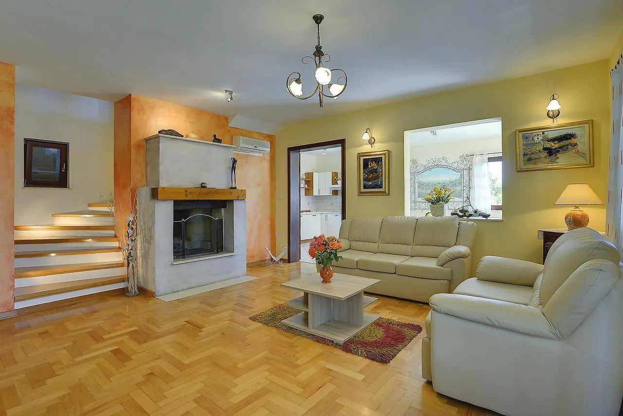 Villa Nina Medulin 0*,  Croatia
